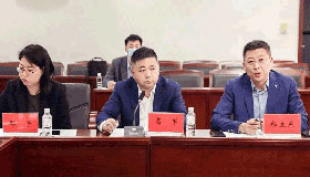 遼寧金安物業(yè)有限公司總經(jīng)理楊立東先生應邀出席沈陽市人大常委會、市政法委與市工商聯(lián)舉辦的物業(yè)專項座談會